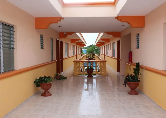 Aparthotel Isla Esmeralda 2*